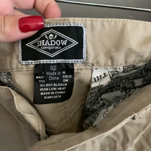 Men’s Tan Shorts - Picture 4 of 7